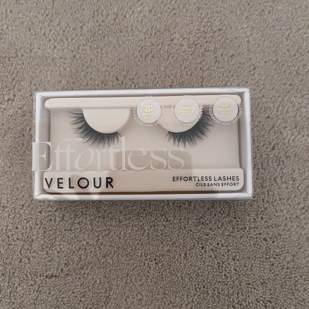 Velour Effortless Lashes - No Trim - Natural Lash Collection
Brand New